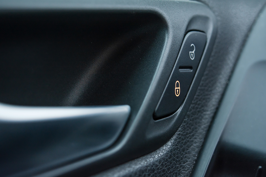Serrure de porte de voiture